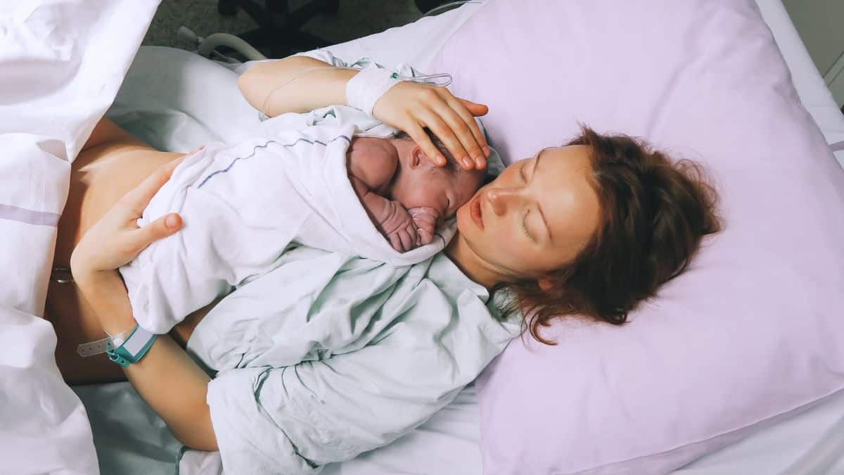 How to Help Mom After C-Section – 10 Best Tips